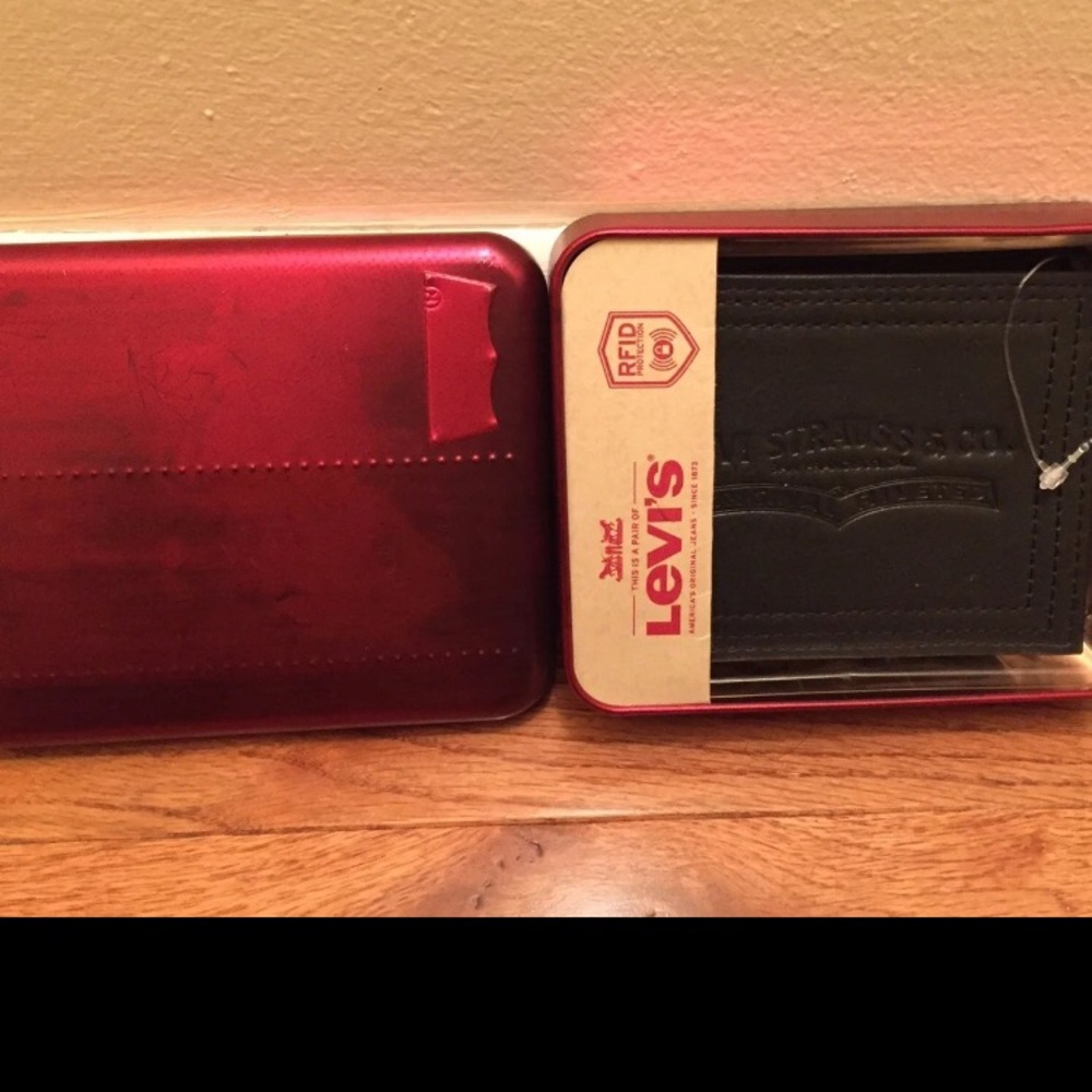 Levi’s wallet